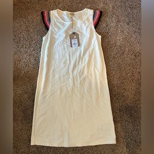 **BRAND NEW** True Craft Southern Design Ladies Dress—-MEDIUM (Ivory)